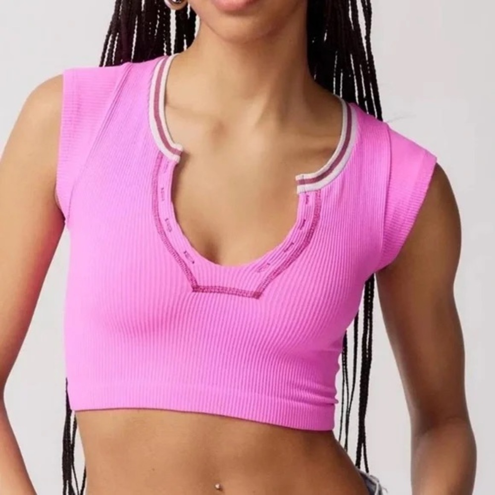 Urban Outfitters Ribbed Cropped Top Size M/L